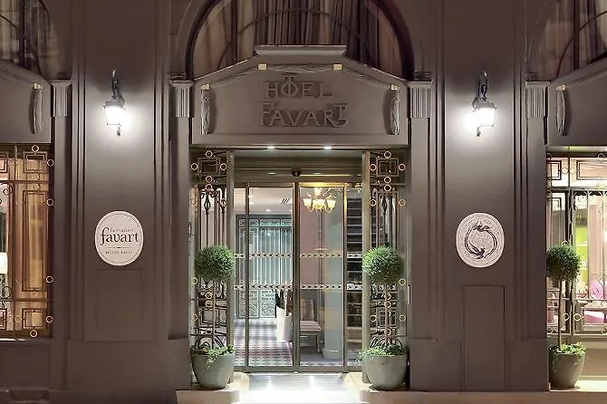 **** Hotel La Maison Favart Paris France